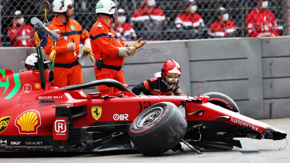 Leclerc fora da corrida