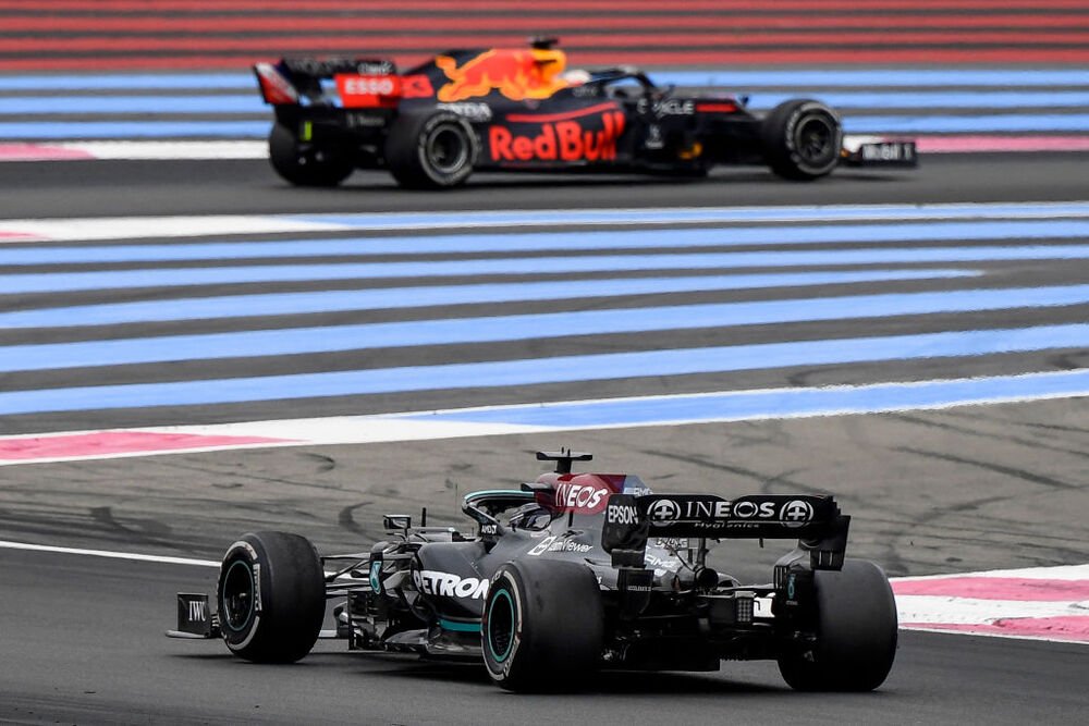 Verstappen vence na França